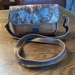 STS or savannah Sevens Crossbody cowhide bag